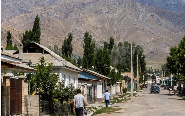 Улица Казармана
