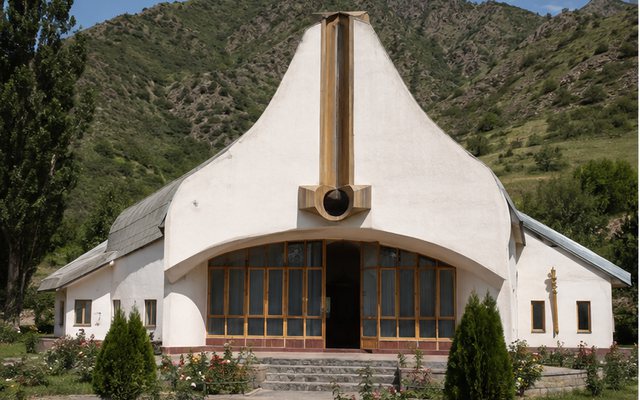 Здание музея Токтогула Сатылганова