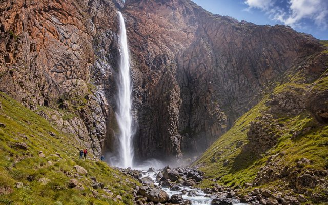 Полный каскад водопада Шаар