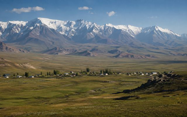 Алайская долина и снежный Заалайский хребет возле Сары-Могола