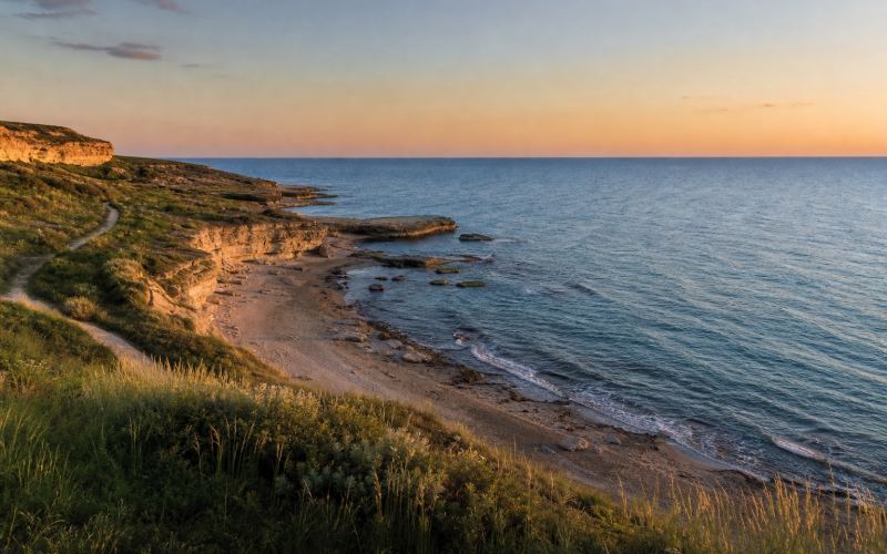 Rocky bays and a trail along the Caspian coast of Absheron