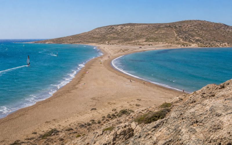 Виндсерфинг на песчаной косе Прасониси на Родосе