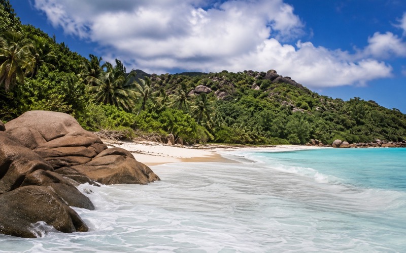 Дикая бухта Grand Anse на Ла-Диге
