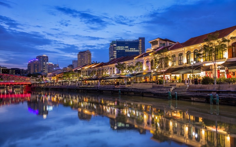 Набережная Singapore River рядом с историческим центром